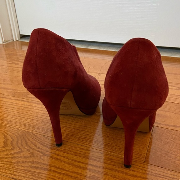 ALDO suede boots/closed toe heels - Picture 4 of 5